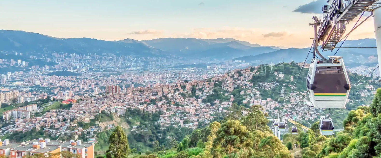 Turismo en Medellin: Metrocable Santo Domingo